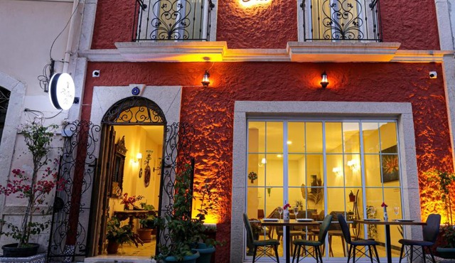 AtaÇesme Otel