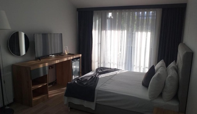 Atm Suit Otel