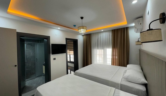 Ay-Asia Suit in Amasya