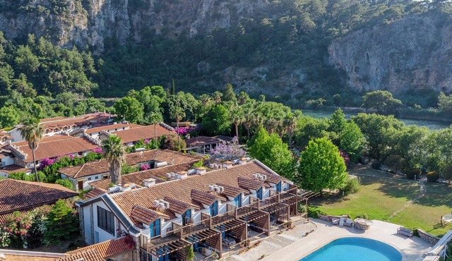 Aydos Hotels & Breeze Restaurant