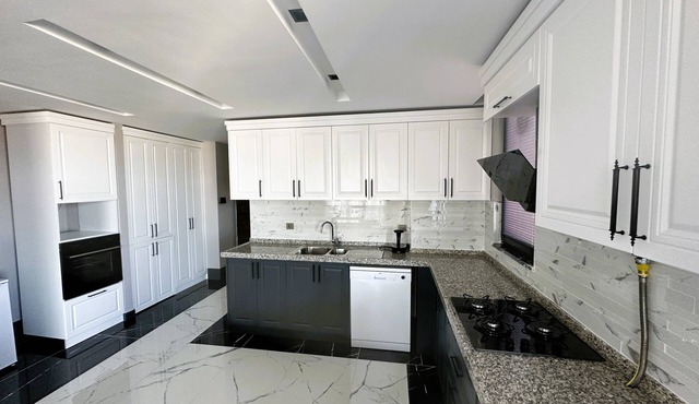 B&C Luxury Residance