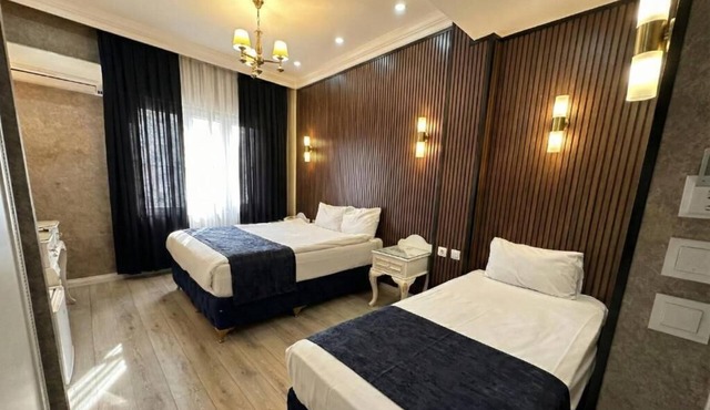 B Coner Hotel Bistro