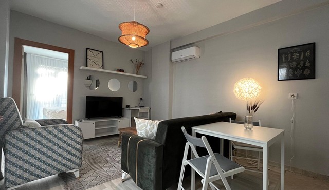 B-Cozy 1-bedroom apartment in enjoyable Istanbul with WiFi, AC in İstanbul