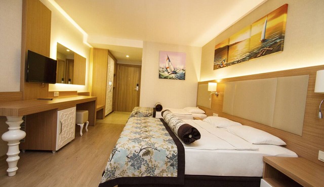 Blue Wave Suite Hotel - All Inclusive in Alanya
