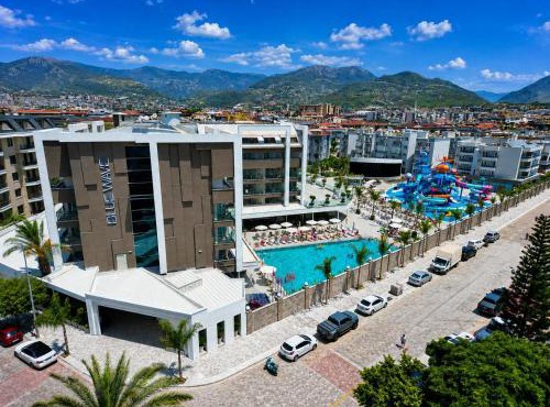 Blue Wave Suite Hotel in Alanya