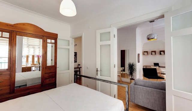 Bomonti Residence- stylish, luxury 2 bedrooms apartment steps away from subway in İstanbul