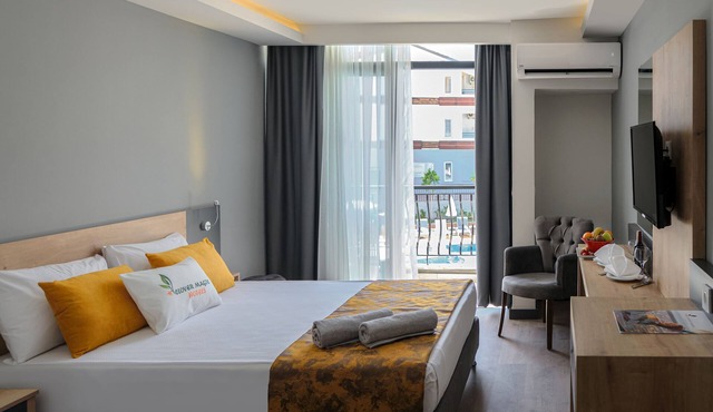 Clover Magic Park Side Otel