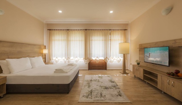 Club Marma Hotel