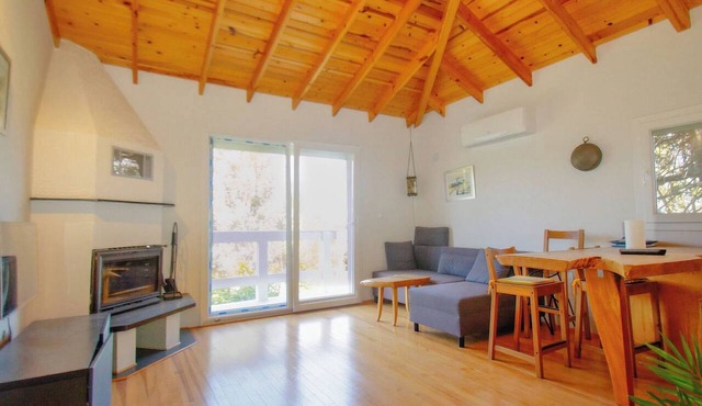 Coollyhouse Keklik tepe Urla-Eco-House:Stone Oven&Garden&LocalWine&Walnuts in İzmir