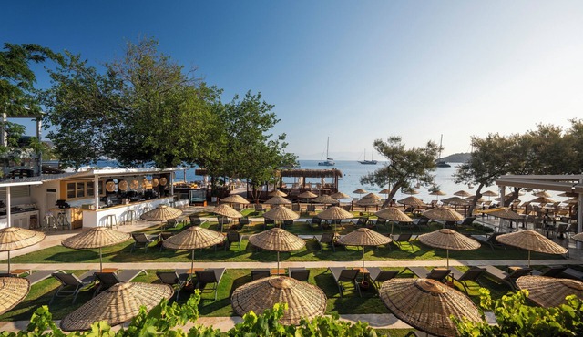 Daphnis Hotel