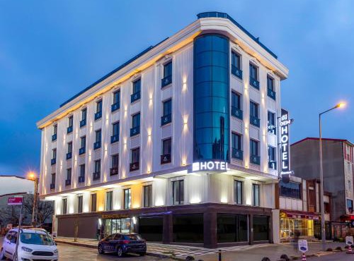 Dem Premium Hotel - Round Trip Airport Service - Istanbul International Airport in Arnavutköy
