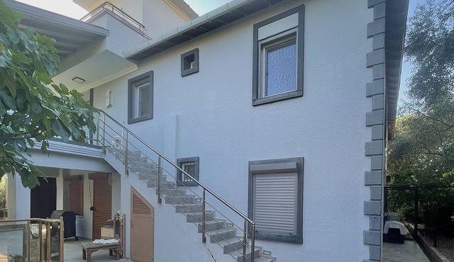 Denize 100 mt Merkeze 10 min Yürüme Mesafesi