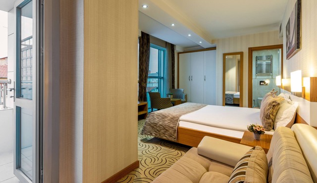 Dies Hotel