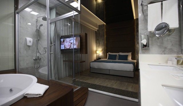 Doubletree by Hilton Izmir Karsiyaka in Izmir