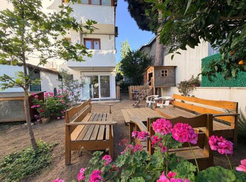Duriye s House Cozy House with Garden in Urla