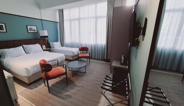 EA Exclusive Hotel