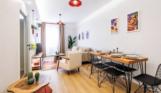 Fantastic Cihangir 3 Bedroom Apt At Monnas Suite