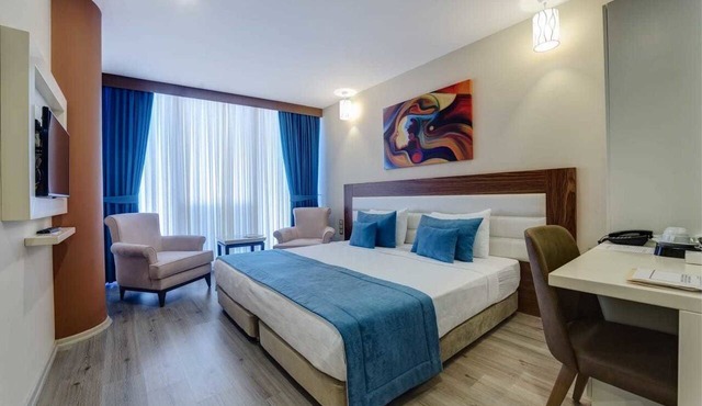Forum Suite Hotel