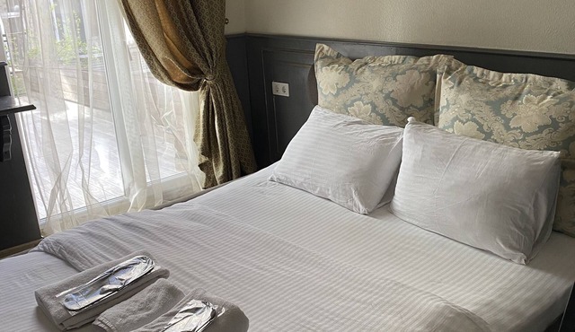 Ganj Hotel