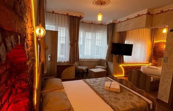 Golden Arrow Hotel
