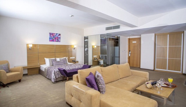 Grand Cali Hotel