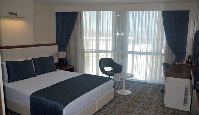 Grand Ramons Hotel