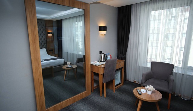 Grand Silay Hotel