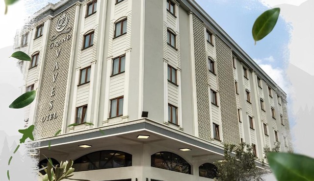 Grand Vaves Hotel