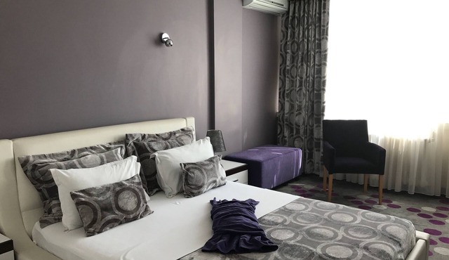 Hande Hotel