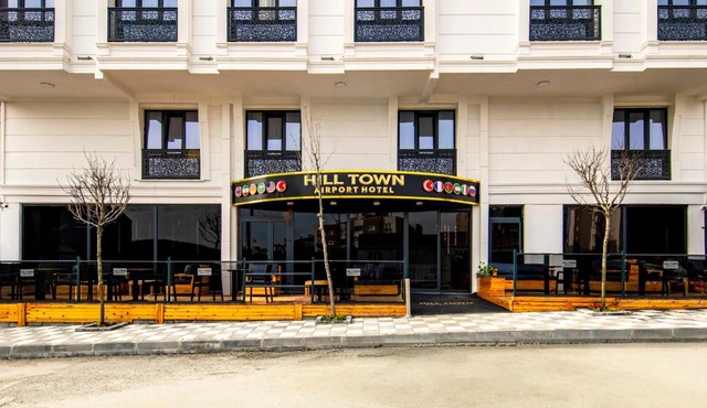 Hilltown Airport Hotel & Restaurant in Taşoluk