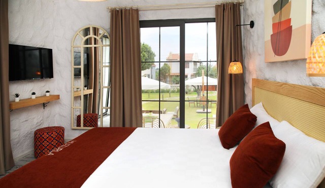 Huzurla Otel