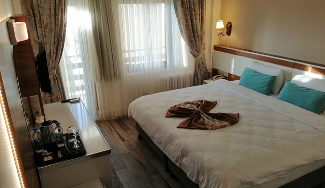Iris Hotel & Spa