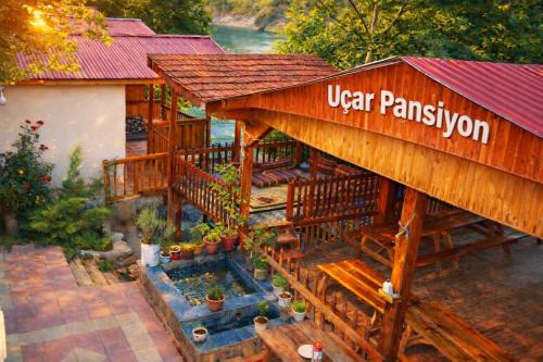 Kapuzbaşı Şelaleleri Uçar pansiyon in Büyükçakır