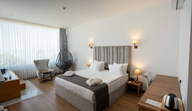 LAKE LİFE HOTEL
