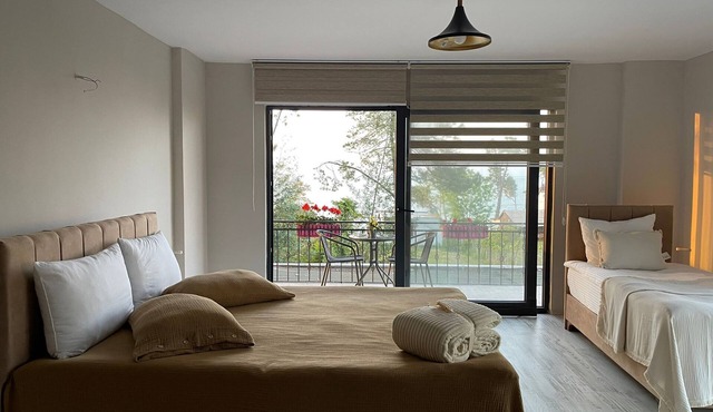 Lalezar Sea & Garden Hotel