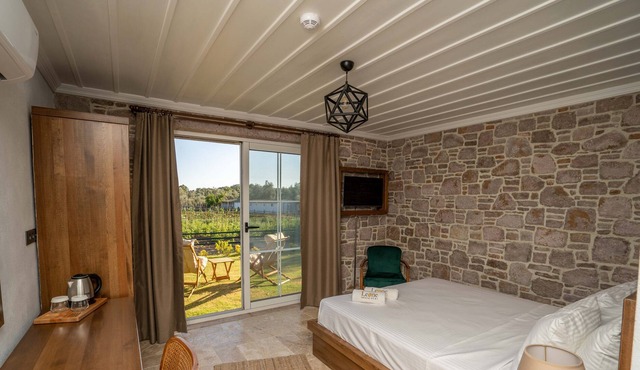 Leone Natural Otel in Ayvalik