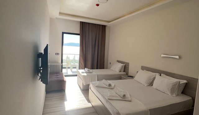 Life Point Boutique Hotel