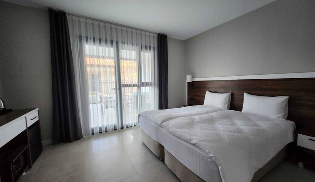 Lulubay Rooms & Suites