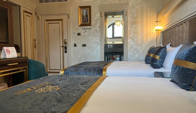 Manors Hotel Old City