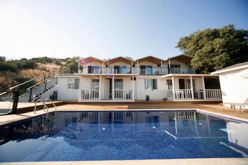 Metins Gümüşlük in Bodrum City