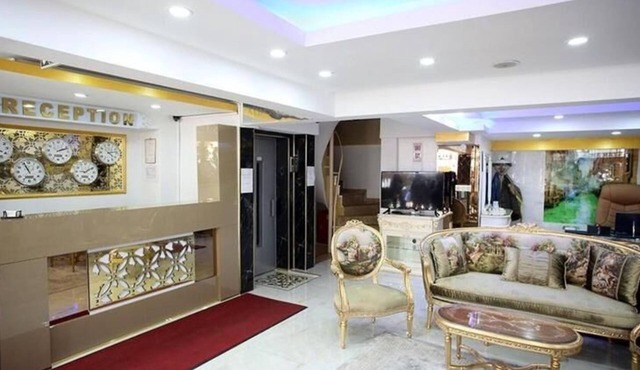 Metrolux Hotel