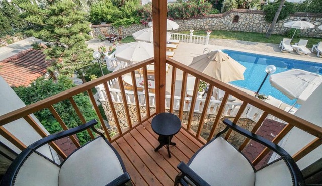 Mira Suites in Torba