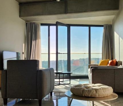 Modern 2Bed Condo in an Ultra Luxurious Building