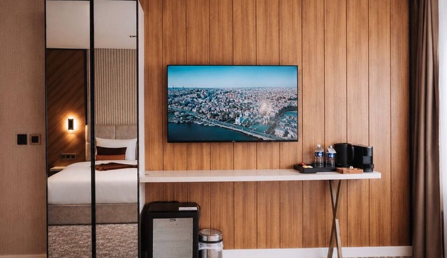 Nevv City Hotel