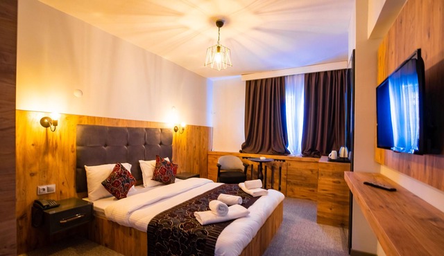 Otel 374