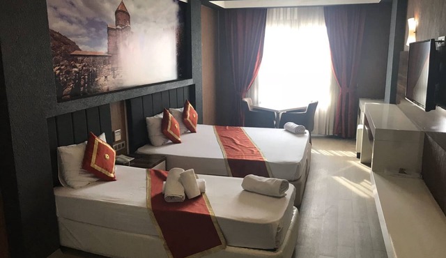 Ozcelik Hotel