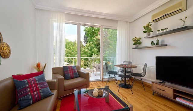 Private Modern Duplex 2bed1bath w Terrace! #76 in Istanbul