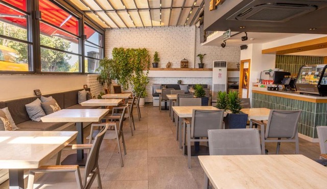 Pure Blanche Hotel