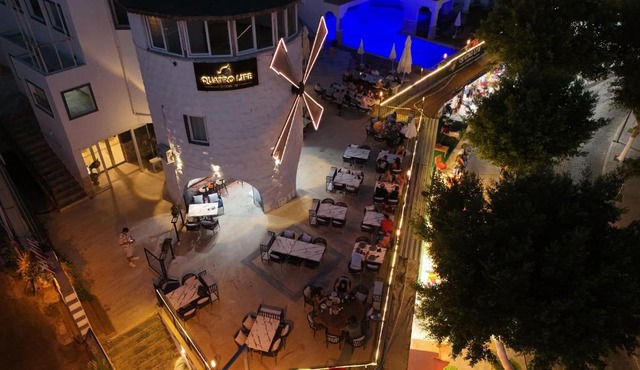 Quatro Life Hotel