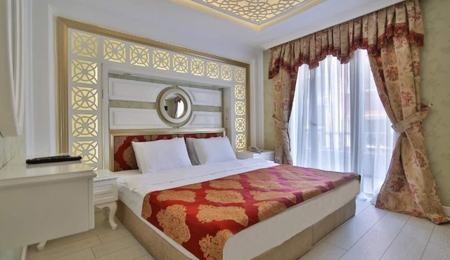 Queens Land Istanbul